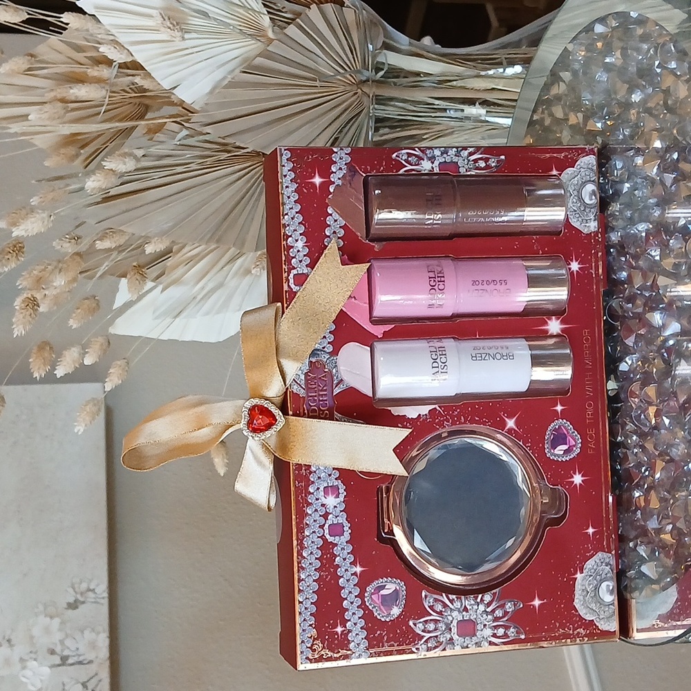 New Badgley Mischka Blush Makeup Trio Set With Compact Mirror Full Size - Picture 8 of 17